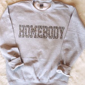 “Homebody” leopard crewneck sweatshirt